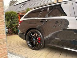 Schwarz Gebraucht 2022 BMW 330e M Sport Kombi | 38.900 € (Fairer Preis)