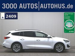 Weiss Gebraucht 2022 Ford Focus Cool & Connect Kombi | 11.480 €