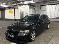 Schwarz Gebraucht 2010 BMW 330 Sport Line Kombi | 13.500 € (Teuer)