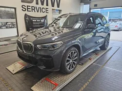 Arktikgrau brillanteffekt Gebraucht 2022 BMW X5 M Sport SUV | 61.989 € (Etwas zu teuer)