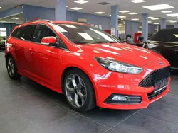 Rot Gebraucht 2018 Ford Focus ST Kombi | 14.980 € (Guter Preis)