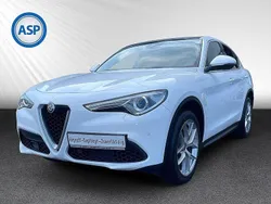 Weiß (colore esterno (bianco alfa, uni)) Gebraucht 2017 Alfa Romeo Stelvio SUV | 24.990 € (Fairer Preis)
