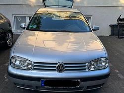 Silber Gebraucht 2002 VW Golf IV Edition Limousine | 850 € (Guter Preis)