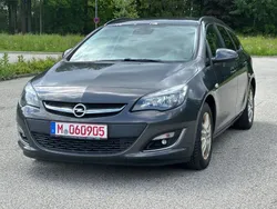 Grau Gebraucht 2013 Opel Astra Edition Kombi | 2.990 € (Guter Preis)