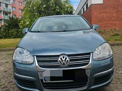 Grün Gebraucht 2009 VW Jetta Limousine | 5.800 € (Etwas zu teuer)