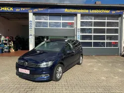Blau Gebraucht 2016 VW Touran Comfortline Van / Kleinbus | 14.850 € (Etwas zu teuer)
