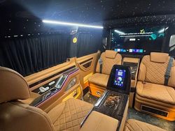 Weiß Gebraucht 2016 Mercedes Vito Van / Kleinbus | 55.999 €