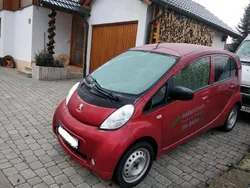 Rot Gebraucht 2016 Peugeot iON Active Kleinwagen | 4.500 € (Fairer Preis)