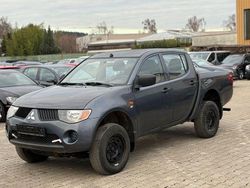 Grau Gebraucht 2007 Mitsubishi L200 Invite Abholung | 6.450 € (Fairer Preis)