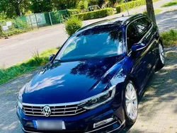 Blau Gebraucht 2019 VW Passat R-line Kombi | 20.600 € (Fairer Preis)