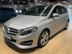 Grau Gebraucht 2018 Mercedes B180 Urban Van / Kleinbus | 18.200 € (Fairer Preis)
