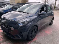 Grau Gebraucht 2023 Hyundai i10 Trend Kleinwagen | 11.000 € (Superpreis)