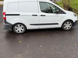 Weiß Gebraucht 2014 Ford Courier Van / Kleinbus | 5.600 €