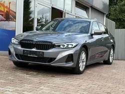 Skyscraper grau Gebraucht 2024 BMW 318 Limousine | 31.550 € (Fairer Preis)