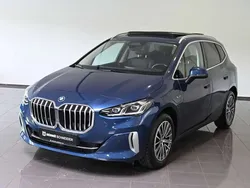 Blau Gebraucht 2023 BMW 225 Luxury Line Van / Kleinbus | 34.750 €