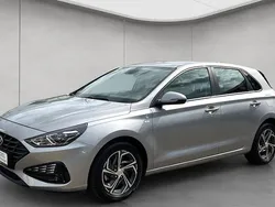 Silber Gebraucht 2023 Hyundai i30 Trend Limousine | 15.990 € (Guter Preis)
