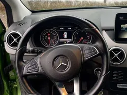 Grün Gebraucht 2016 Mercedes B180 Van / Kleinbus | 13.000 € (Fairer Preis)