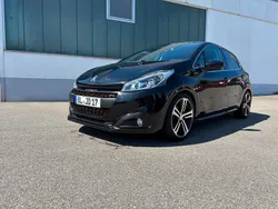 Schwarz Gebraucht 2017 Peugeot 208 GT-line Kleinwagen | 9.999 € (Teuer)