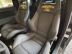 Schwarz Gebraucht 2024 Abarth 695 Kleinwagen | 28.900 € (Fairer Preis)