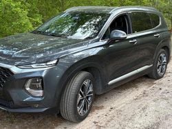 Grau Gebraucht 2020 Hyundai Santa Fe Style SUV | 23.950 € (Guter Preis)