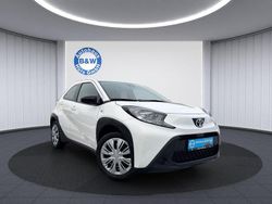 Weiß Gebraucht 2022 Toyota Aygo X X-play SUV | 11.499 € (Fairer Preis)
