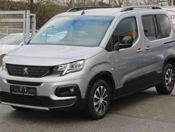 Grau Gebraucht 2020 Peugeot Rifter GT Van / Kleinbus | 15.800 € (Guter Preis)