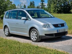 Silber Gebraucht 2004 VW Touran Van / Kleinbus | 3.750 €