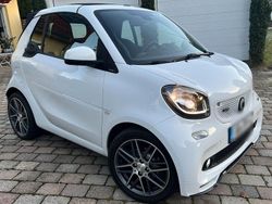 Weiß Gebraucht 2018 Smart ForTwo Coupé Brabus Cabrio | 24.800 €