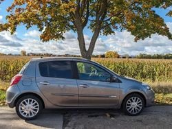 Grau Gebraucht 2011 Renault Clio II Dynamique Limousine | 2.350 € (Fairer Preis)