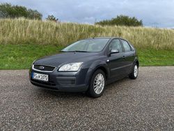 Grau Gebraucht 2007 Ford Focus Trend Limousine | 2.300 € (Fairer Preis)