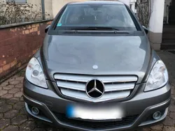 Grau Gebraucht 2010 Mercedes B180 Van / Kleinbus | 4.000 €