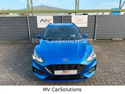 Blau Gebraucht 2022 Ford Focus ST-Line Kombi | 18.400 € (Guter Preis)