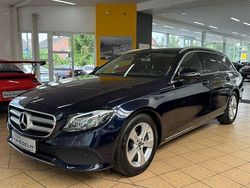 Blau Gebraucht 2017 Mercedes E220 Limousine | 21.999 € (Guter Preis)