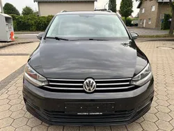 Schwarz Gebraucht 2017 VW Touran Comfortline Van / Kleinbus | 11.990 € (Fairer Preis)