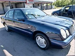 Blau Gebraucht 1997 Mercedes E200 Limousine | 6.399 €