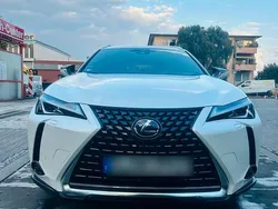 Weiß Gebraucht 2021 Lexus UX 250h SUV | 25.600 € (Fairer Preis)