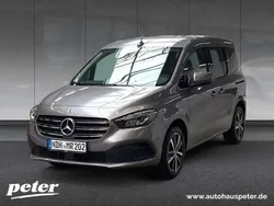 Grau chromitgrau metallic Gebraucht 2024 Mercedes T180 Progressive Van / Kleinbus | 29.900 € (Fairer Preis)