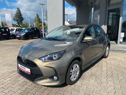 Braun Gebraucht 2024 Toyota Yaris Comfort Limousine | 19.499 € (Fairer Preis)