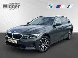 Grau Gebraucht 2021 BMW 330 Sport Line Kombi | 30.900 € (Fairer Preis)