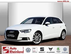 Weiss Gebraucht 2018 Audi A3 Sportback Sport Limousine | 20.443 € (Fairer Preis)