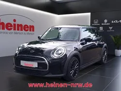 Schwarz Gebraucht 2021 Mini ONE Classic Kleinwagen | 17.899 € (Fairer Preis)
