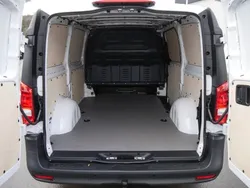 Arktikweiß Gebraucht 2025 Mercedes Vito Van / Kleinbus | 34.960 € (Guter Preis)