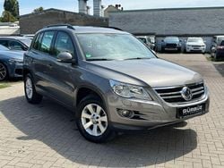 Grau Gebraucht 2009 VW Tiguan Track & Field SUV | 6.200 € (Guter Preis)