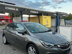 Grau Gebraucht 2018 Opel Astra Limousine | 11.750 € (Fairer Preis)