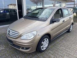 Gold Gebraucht 2005 Mercedes B170 Van / Kleinbus | 2.900 € (Teuer)