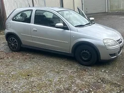 Silber Gebraucht 2005 Opel Corsa Kleinwagen | 650 € (Guter Preis)