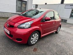 Rot Gebraucht 2010 Toyota Aygo Kleinwagen | 3.500 € (Fairer Preis)