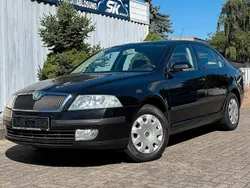 Schwarz Gebraucht 2006 Skoda Octavia Ambiente Limousine | 2.999 € (Fairer Preis)