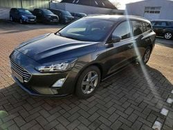 Grau Gebraucht 2021 Ford Focus Titanium Kombi | 16.900 € (Guter Preis)