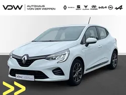 Weiß Gebraucht 2019 Renault Clio V Experience Limousine | 11.950 € (Fairer Preis)